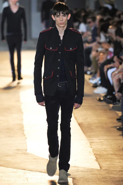 Look 4
